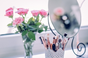 Beautiful Vanity Makeup Ideas That Can Help Elevate Your Glam