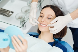 Veneers Vs. Dental Bonding